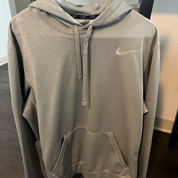 Nike Gray Sweatshirt Classic Pullover Design - Picture 1 of 3